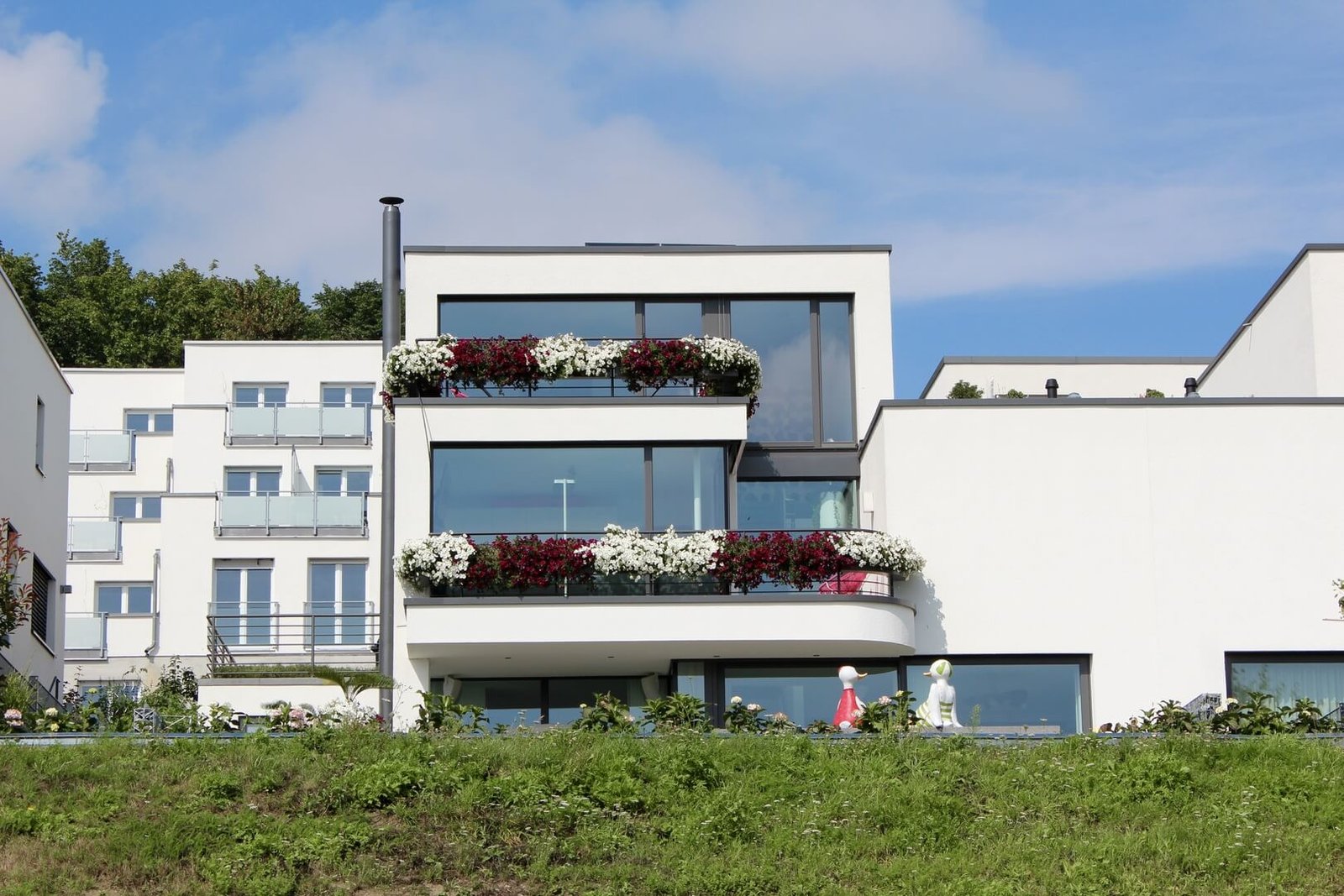 architecture-villa-house-roof-building-home-544293-pxhere.com (1) Gen-3